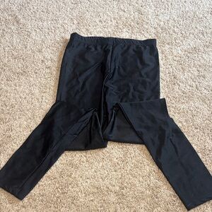 Woman’s Black Leggings Size Medium